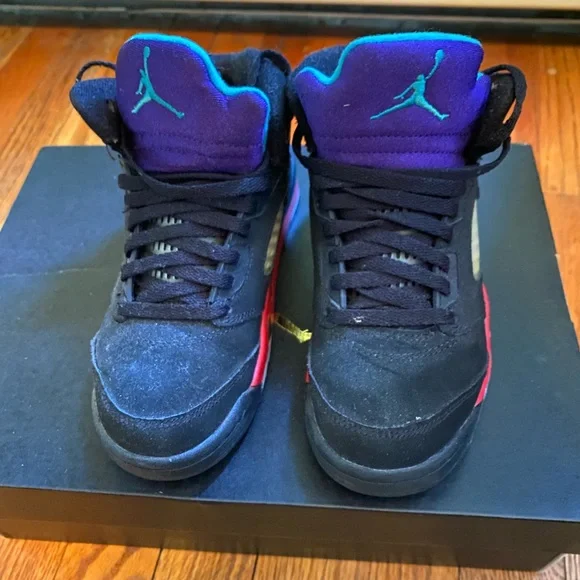JORDAN 5s BLACK AND RED PURPLE TONGUE SIZE 13C